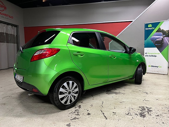 Mazda 2 3 of 8