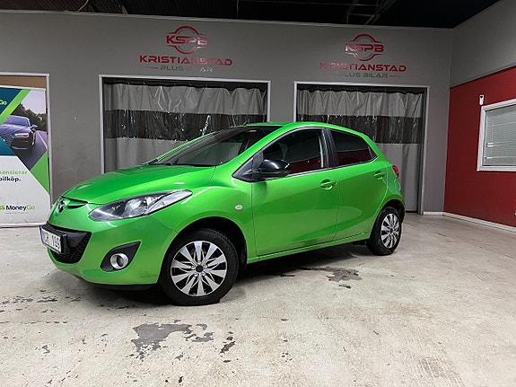 Mazda 2 2 of 8