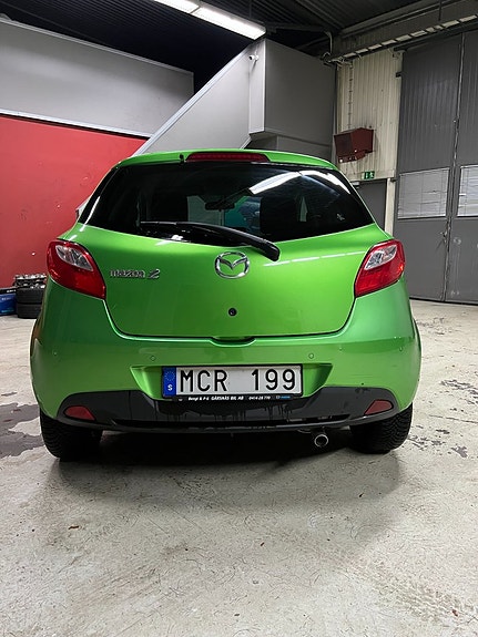 Mazda 2 6 of 8