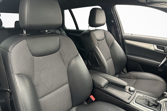 Mercedes-Benz C200 17 of 20