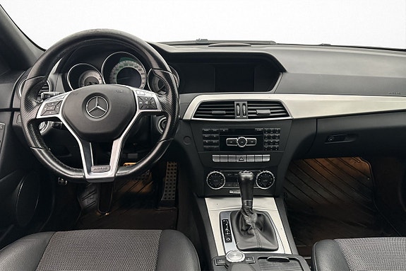 Mercedes-Benz C200 10 of 20