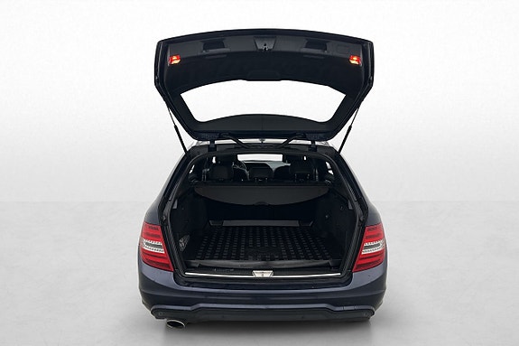 Mercedes-Benz C200 20 of 20