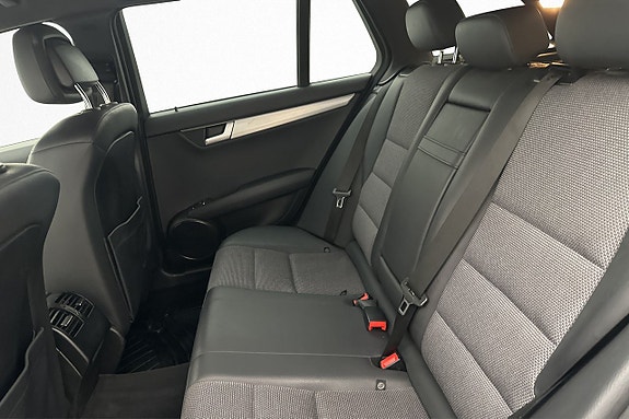 Mercedes-Benz C200 19 of 20