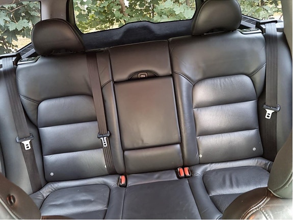 Volvo V70 3 of 5