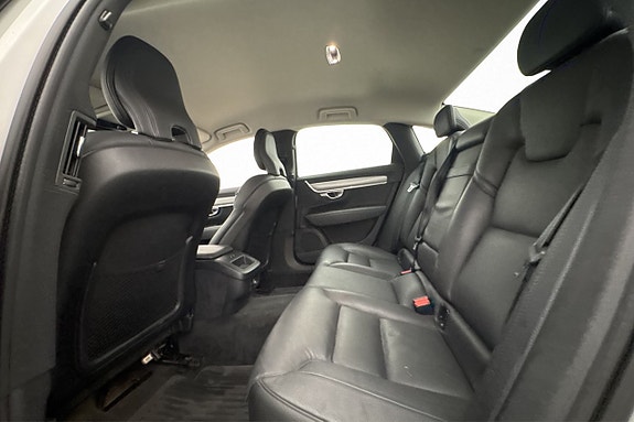 Volvo S90 26 of 28