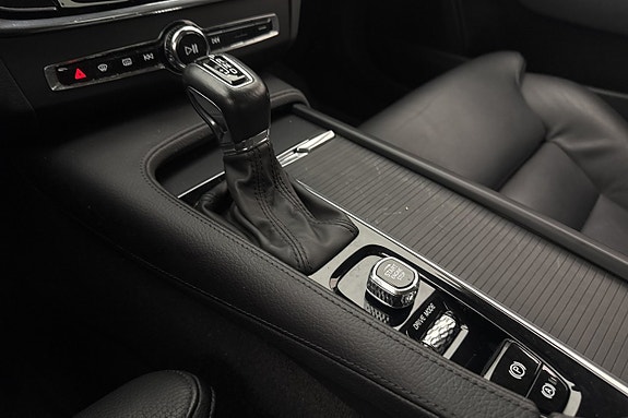 Volvo S90 21 of 28