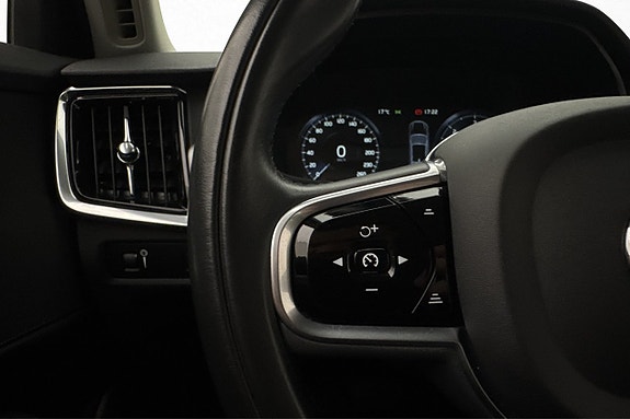 Volvo S90 10 of 28