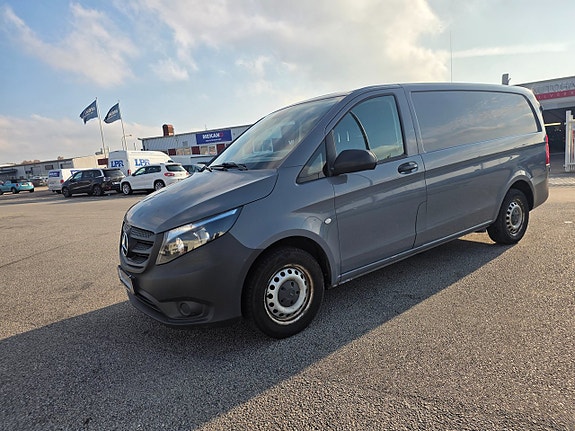 Mercedes-Benz Vito 111 2 of 5