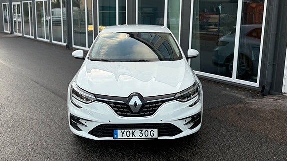Renault Megane IV 3 of 5
