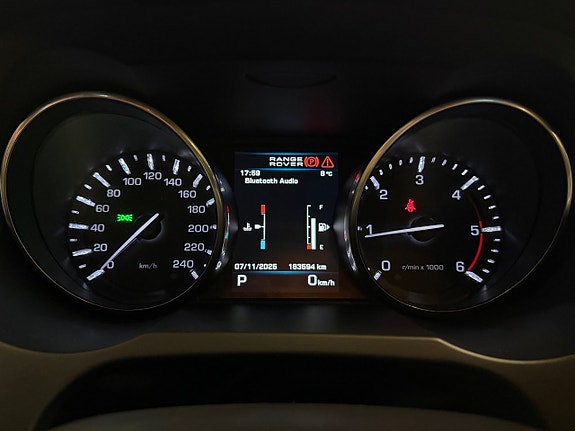 Land Rover Range Rover Evoque 21 of 26