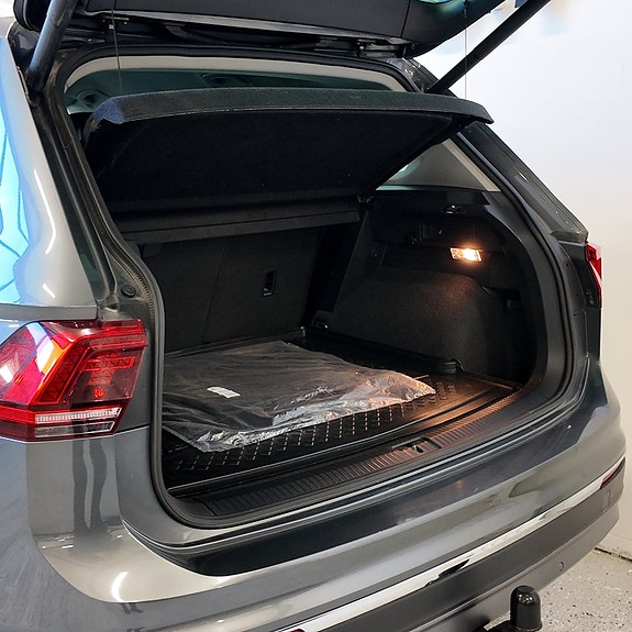 Volkswagen Tiguan 4 of 15