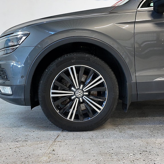 Volkswagen Tiguan 5 of 15