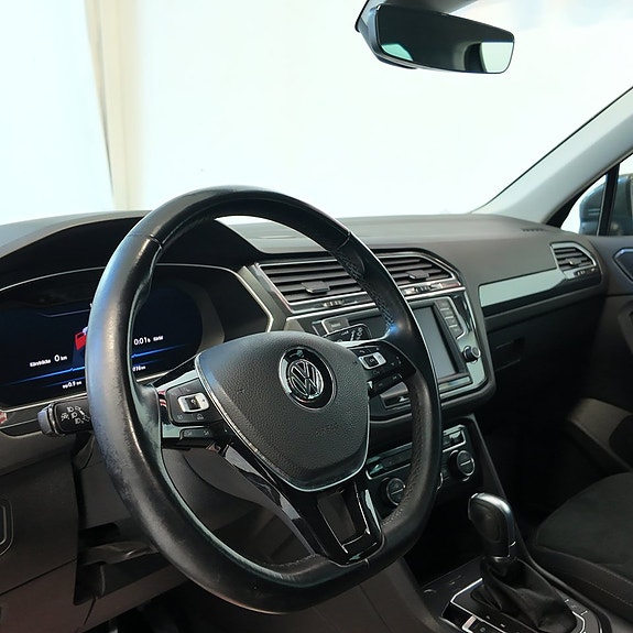 Volkswagen Tiguan 13 of 15