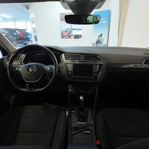 Volkswagen Tiguan 12 of 15