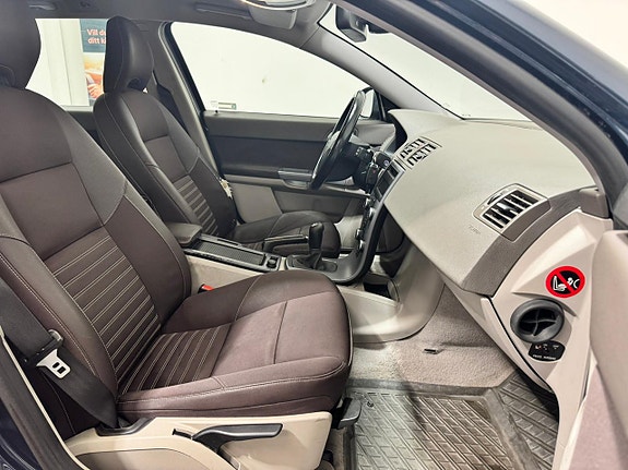 Volvo V50 5 of 16