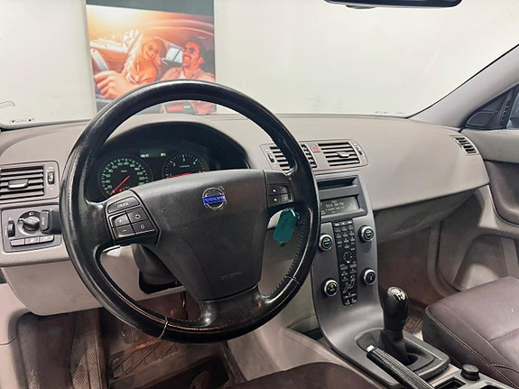 Volvo V50 9 of 16