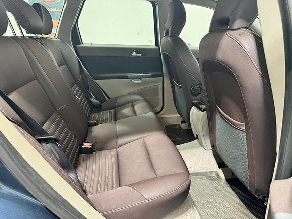 Volvo V50 8 of 16