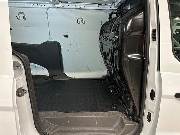 Ford Transit Connect 13 of 22