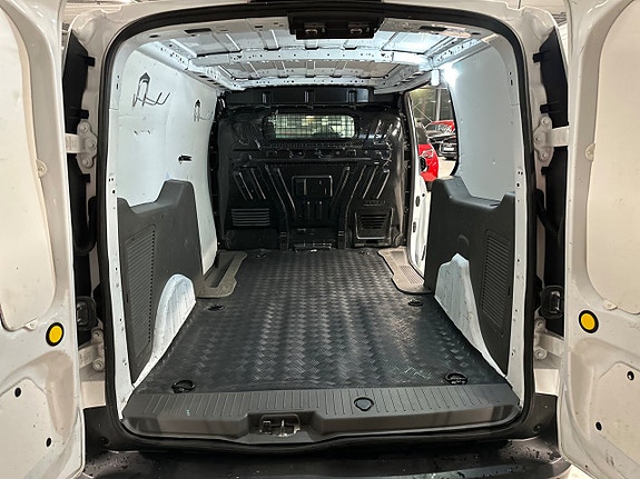 Ford Transit Connect 12 of 22