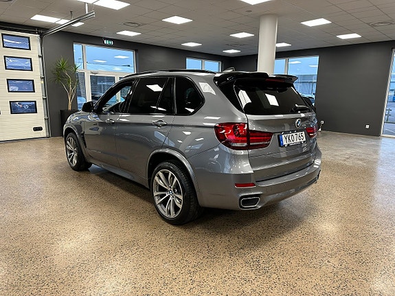 BMW X5 4 of 5