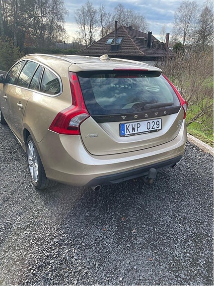 Volvo V60 4 of 5