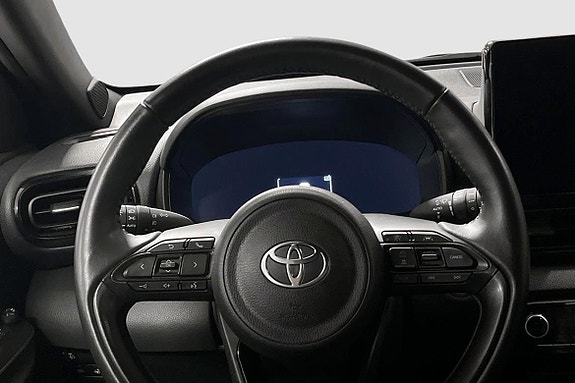 Toyota Yaris 11 of 13