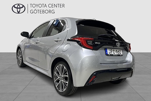 Toyota Yaris 3 of 13