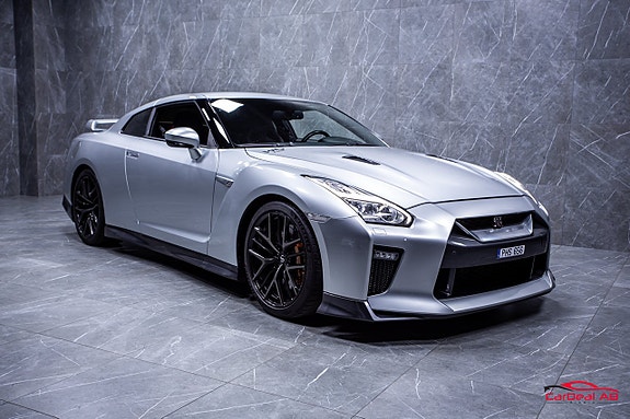 Nissan GT-R 9 of 27