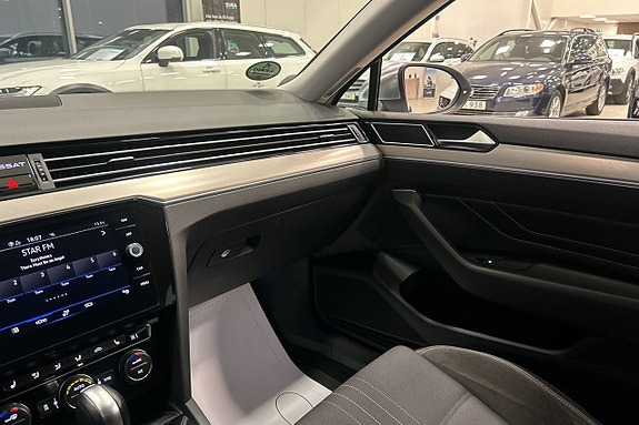 Volkswagen Passat Alltrack 23 of 25