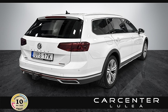 Volkswagen Passat Alltrack 3 of 5