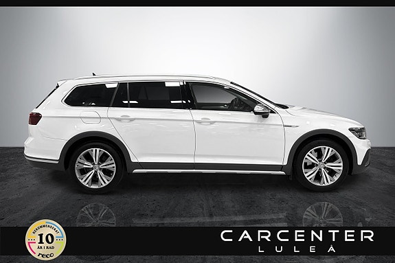 Volkswagen Passat Alltrack 2 of 5