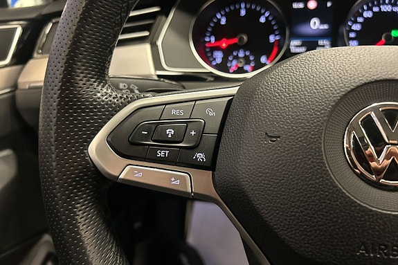 Volkswagen Passat Alltrack 18 of 25