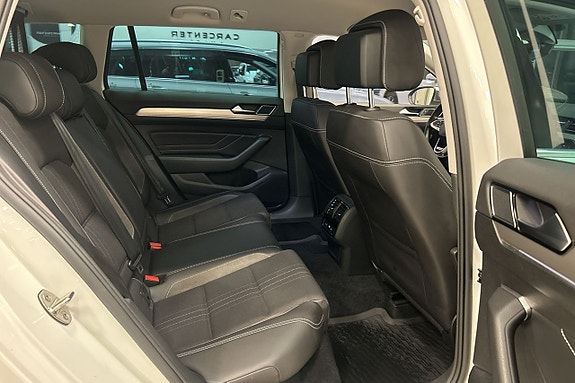 Volkswagen Passat Alltrack 10 of 25