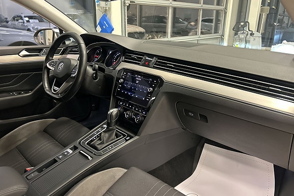 Volkswagen Passat Alltrack 8 of 25