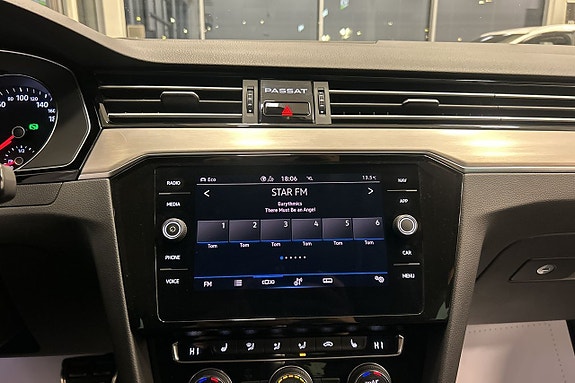 Volkswagen Passat Alltrack 13 of 25