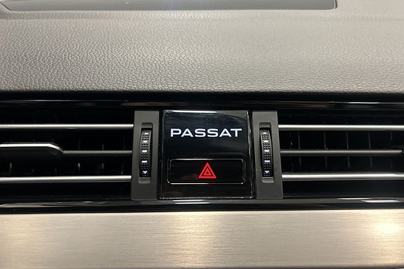 Volkswagen Passat Alltrack 24 of 25