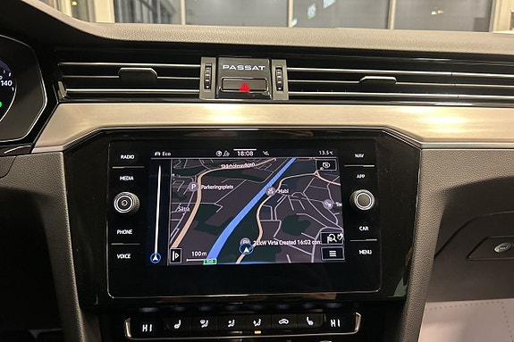 Volkswagen Passat Alltrack 15 of 25