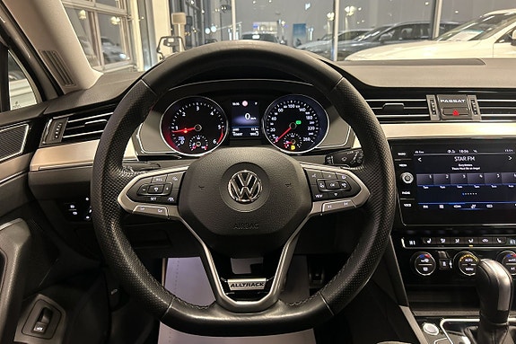 Volkswagen Passat Alltrack 22 of 25