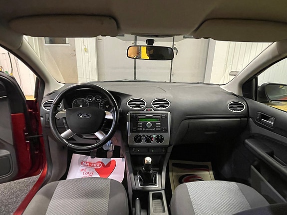 Ford Focus 9 of 12