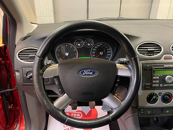 Ford Focus 8 of 12