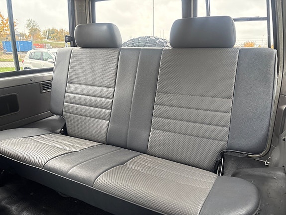 Toyota Land Cruiser 7 of 7