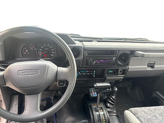 Toyota Land Cruiser 6 of 7