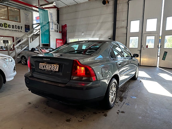 Volvo S60 3 of 5