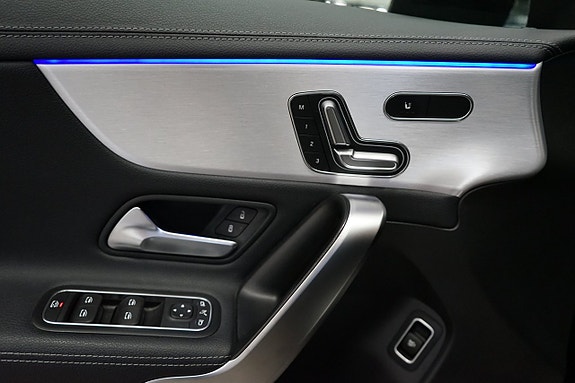 Mercedes-Benz CLA220 d 17 of 24