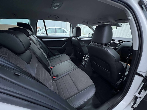 Skoda Octavia 14 of 26