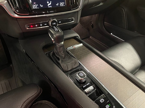 Volvo V90 Cross Country 8 of 11