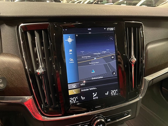 Volvo V90 Cross Country 9 of 11