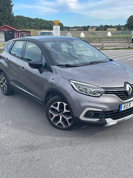 Renault Captur 3 of 3