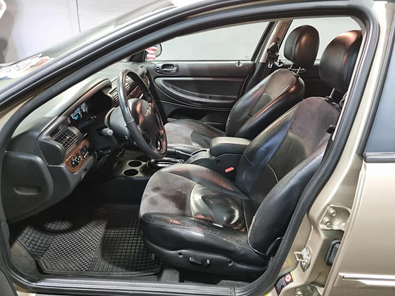 Chrysler Sebring 7 of 17