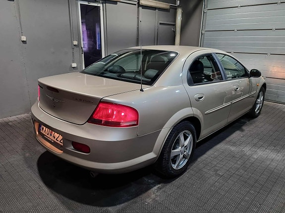 Chrysler Sebring 4 of 5
